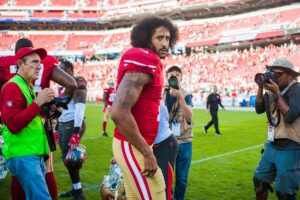 does colin kaepernick still play football