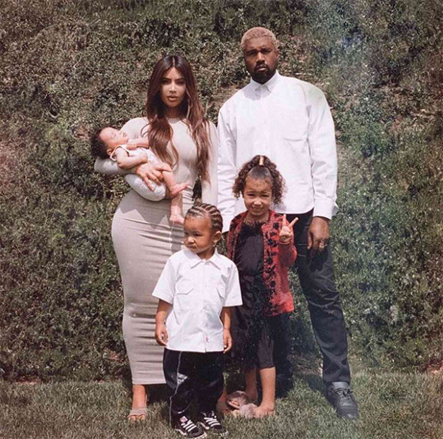 do kanye west have siblings